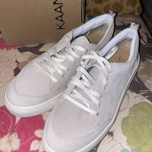 Kaanas Paris sneakers in Taupe Beige Silver white Size 7